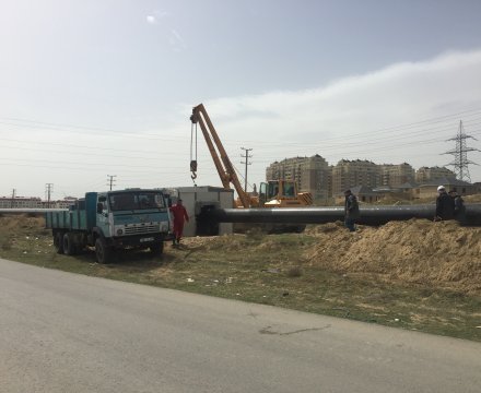 Qumyataq Nasos Stansiyası ilə Heydər Əliyev adına NEZ arasu su kəmərinin tikintisi.