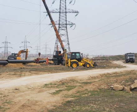 Qumyataq Nasos Stansiyası ilə Heydər Əliyev adına NEZ arasu su kəmərinin tikintisi.