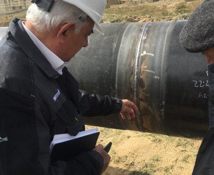 Qumyataq Nasos Stansiyası ilə Heydər Əliyev adına NEZ arasu su kəmərinin tikintisi.